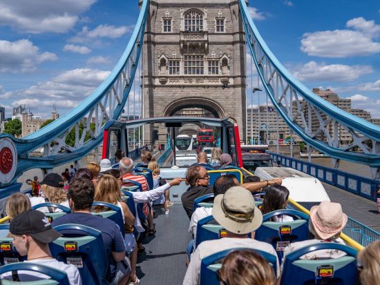 乗り降り自由！サステナブル市内観光バス＋テムズ川遊覧ボート＋街歩きアプリ＜1日券/２日券/3日券＞