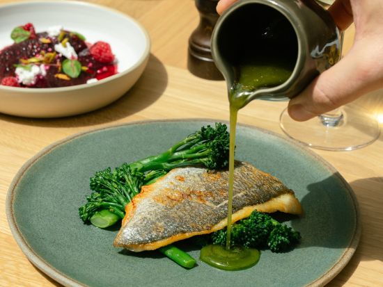 温室レストラン！ユージーン・ユージーン（Eugene Eugene Restaurant）☆食事券＆事前予約サービス ＜ランチ／ディナー＞ケンピンスキーホテル内