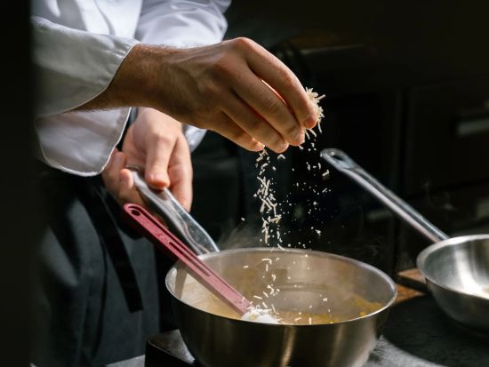 温室レストラン！ユージーン・ユージーン（Eugene Eugene Restaurant）☆食事券＆事前予約サービス ＜ランチ／ディナー＞ケンピンスキーホテル内