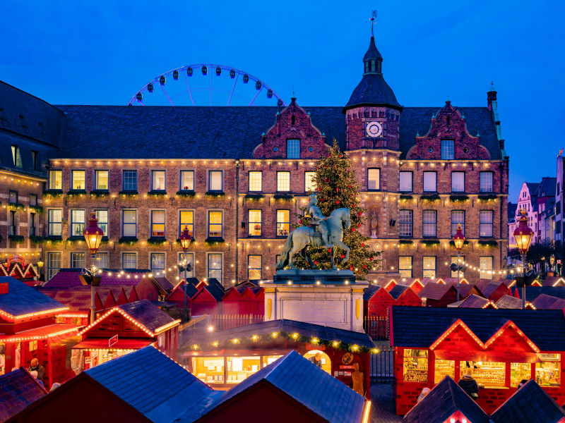 Germany_Dusseldorf_Christmas Market_AdobeStock_307710096