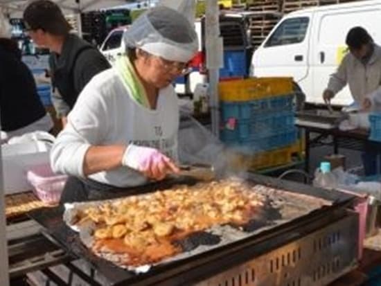 【10/20(日)出発】秋の味覚と紅葉満喫ツアー　苫小牧ホッキまつり・サケのふるさと・支笏湖の旅＜札幌発着：日帰りバス＞