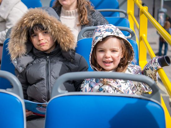 親子で楽しむロンドン！環境にやさしいオープントップバスで巡るキッズ向けツアー＜45分／英語ガイド＞