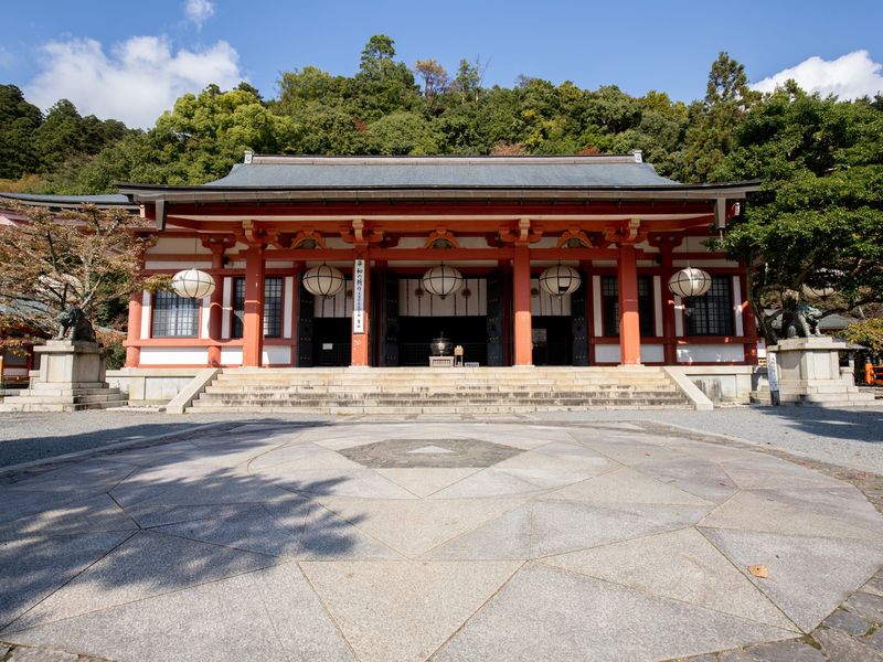 pixta_85673976_総本山鞍馬寺 本殿金堂・金剛床