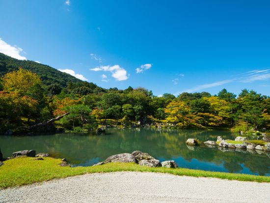 pixta_25730887_天龍寺 曹源池庭園