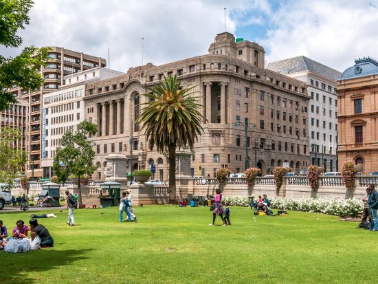 プレトリア半日観光ツアー　ポール・クルーガーの家＆フォールトレッカー記念碑入場観光　季節限定でジャカランダ鑑賞も！＜英語／ヨハネスブルグ発＞