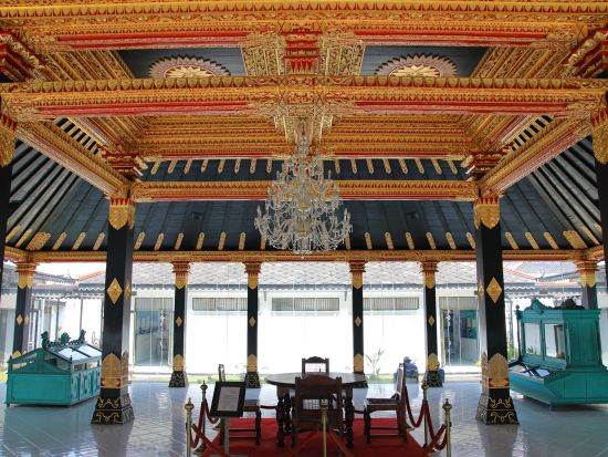 ボロブドゥール遺跡＋プランバナン寺院 1泊2日ツアー 2大世界遺産とジョグジャカルタ観光 国内線航空券付き＜貸切／日本語ガイド／ジャカルタ発＞