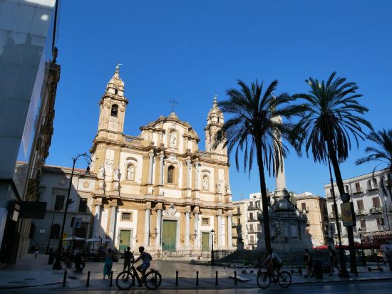 乗り降り自由！パレルモ"Hop-on Hop-off"観光バスチケット＜24時間パス／A線・B線／日本語オーディオガイド／パレルモ発＞