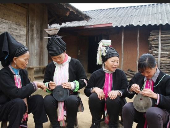 ムーカンチャイ＆サパ2泊3日ツアー　美しいムーカンチャイの棚田とサパ少数民族の村を訪問＜食事付き／日本語ガイド／ハノイ発＞