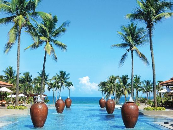 ダナン帰国日プラン　5つ星ホテル「フラマリゾートダナン」でアフタヌーンティーとアロマトリートメントマッサージを満喫＜プール入場付プラン有／貸切送迎／空港お送り＞