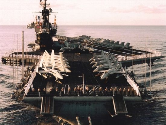 ミッドウェイ博物館 | サンディエゴ 旅行の観光・オプショナルツアー