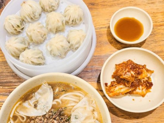 ソウル市内半日観光ツアー景福宮＋守門将交代儀式＋古宮博物館＋益善洞（カフェタイム付）＋北村韓屋村＋青瓦台「明洞餃子」昼食付プラン有＜ホテルお迎え／日本語ガイド＞