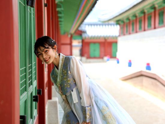 ソウル市内観光ツアー　チマチョゴリで巡る！景福宮（キョンボックン）＋北村＋仁寺洞＜午前／日本語ガイド＞