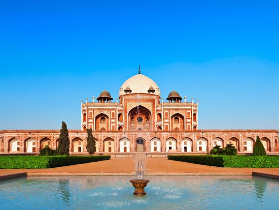 New Delhi_Humayun's Tomb_shutterstock_428654155