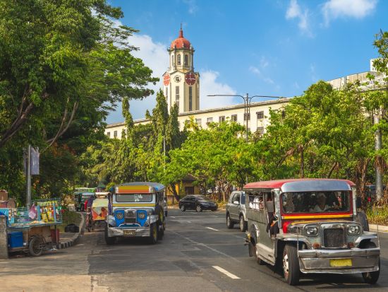 マニラ市内観光ツアー　マニラ大聖堂＋サン・アグスティン教会＋サンチャゴ要塞など定番コースを巡る　オカダマニラ噴水ショー鑑賞付きプランあり＜1日／日本語ガイド＞