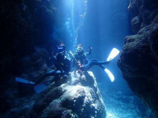 PADIオープンウォーターダイバー講習 事前eラーニング学習＋2日間の海洋講習でダイビングスキルを身につける＜那覇市内送迎付き／2日間＞