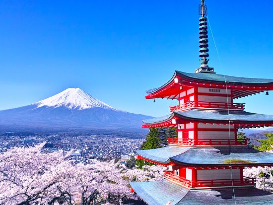 東京発日帰りバスツアー　富士山五合目＆忍野八海！名水と絶景を巡る感動の1日＜温泉or御殿場アウトレットで選べる自由時間＞