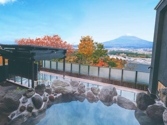 東京発日帰りバスツアー　富士山五合目＆忍野八海！名水と絶景を巡る感動の1日＜温泉or御殿場アウトレットで選べる自由時間＞