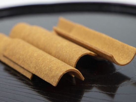 生地から作る焼き八つ橋（せんべい）づくり お抹茶体験付プランあり＜2名～8名／60分／右京区＞by 八つ橋庵とししゅうやかた