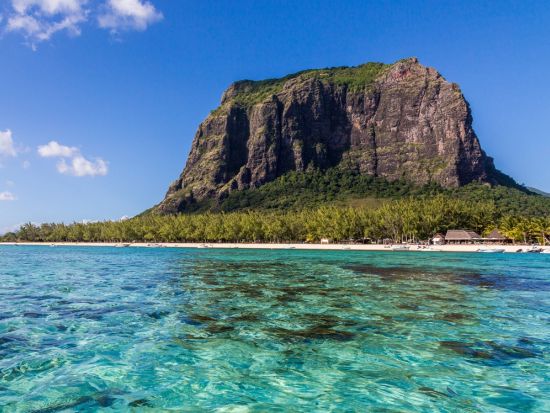 【プライベートツアー】美しいビーチと歴史を語る「世界遺産ル・モーン山」・モーリシャス島内1日観光ツアー＜英語ガイド／ホテル発＞