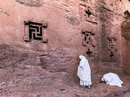 世界遺産ラリベラ岩窟教会群を巡る☆エチオピア観光鉄板1泊2日ツアー＜宿泊付／英語ガイド＞