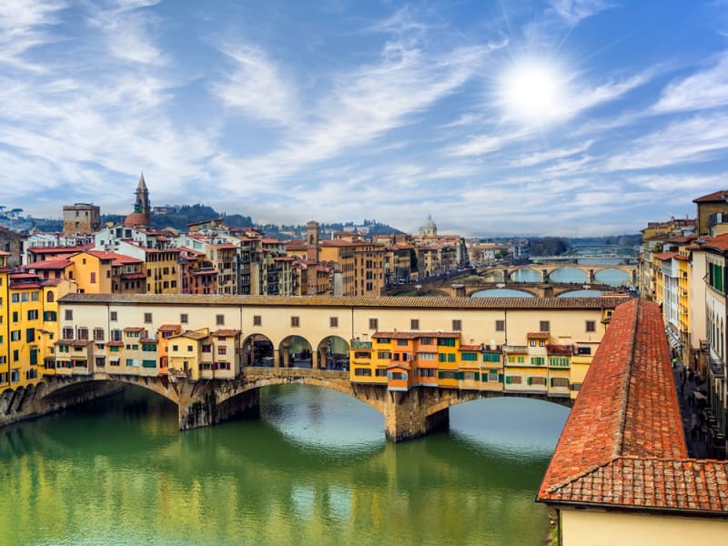 Italy_Florence_Arno_Ponte_Vecchio_shutterstock_4