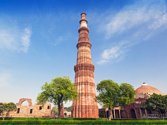 India_New Delhi_Qutub Minar_AdobeStock_57365982