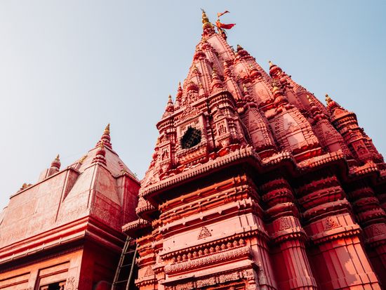 India_Varanasi_Durga Temple_AdobeStock_201052204