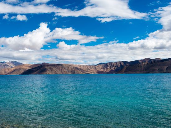 India_Pangong Tso_AdobeStock_308101025