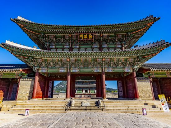 ソウル市内半日観光ツアー景福宮＋守門将交代儀式＋古宮博物館＋益善洞（カフェタイム付）＋北村韓屋村＋青瓦台「明洞餃子」昼食付プラン有＜ホテルお迎え／日本語ガイド＞