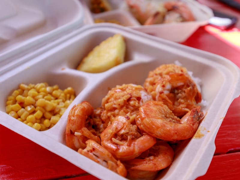 GarlicShrimp_PlateLunch_Food_NorthShore_Oahu_Hawaii_shutterstock_1273936942