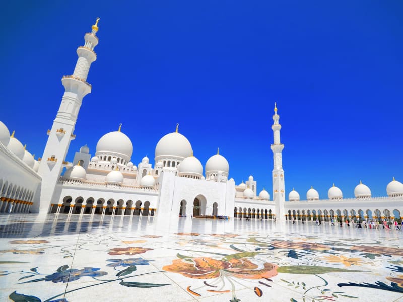 UAE_Abu Dhabi_Sheik Zayed Grand Mosque_shutterstock_273468638