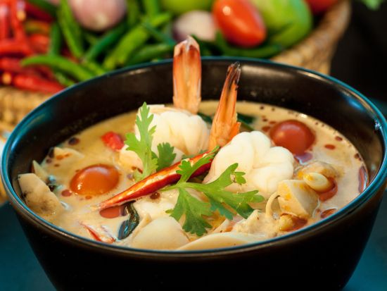 【チェンマイ発】タイ料理教室＆象とふれあうエコツアー ジョイ・エレファント・サンクチュアリ ＜英語ガイド／1日／昼食＆夕食付き／ホテル往復送迎＞