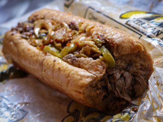 シカゴグルメウォーキングツアー　ループ地区散策＆6か所食べ歩き シカゴ名物を堪能！＜半日／英語ガイド＞