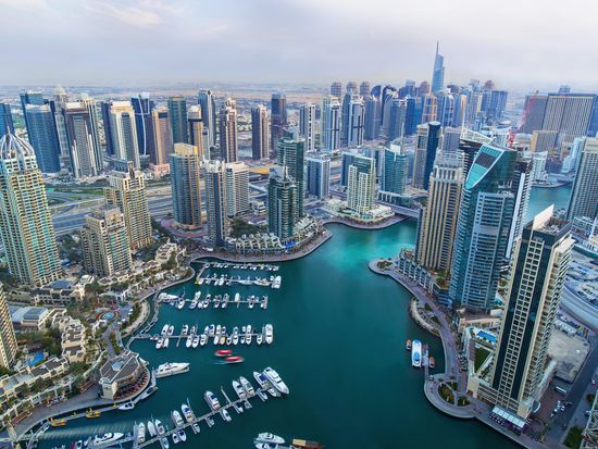 UAE_Dubai_Marina_Skyscapers_shutterstock_409925923