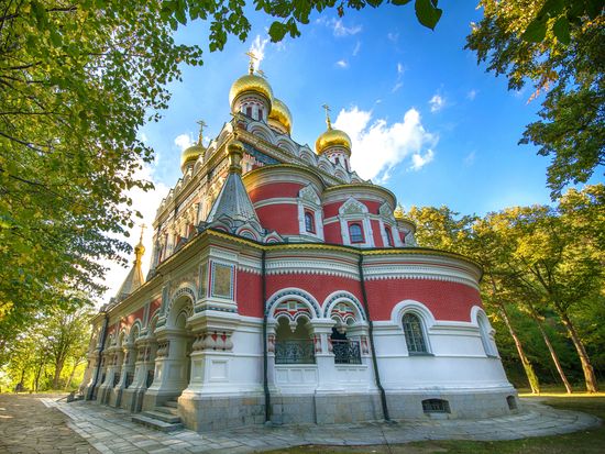 Bulgaria_Shipka_Cathedral_shutterstock_1018626064