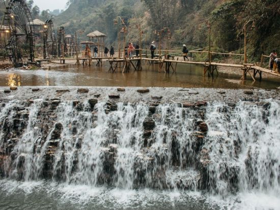 サパ3泊4日ツアー　寝台列車で行くサパ！ファンシーパン山＆少数民族の旅 ＜サパ名物料理などの食事付き／日本語ガイド／ハノイ発着＞