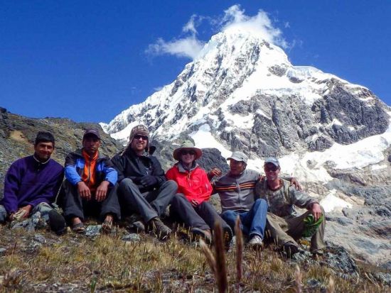神秘の湖 ウマンタイ湖1日トレッキングツアー！＜混載／英語ガイド／朝食付／クスコ発＞