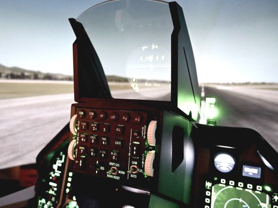 戦闘機フライトシミュレーター 本格的なコックピットでフライト操縦 時速1000kmを超えるスピード感を体験＜15分～90分／羽田イノベーションシティ店＞