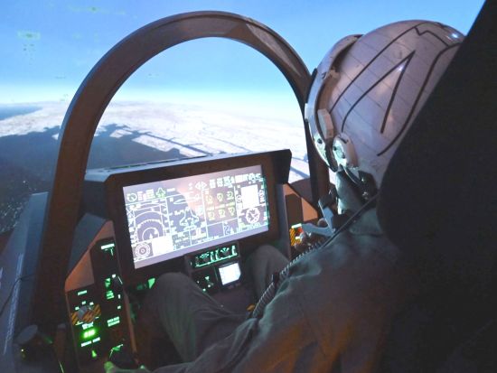 戦闘機フライトシミュレーター 本格的なコックピットでフライト操縦 時速1000kmを超えるスピード感を体験＜15分～90分／羽田イノベーションシティ店＞