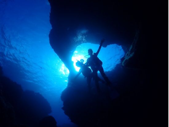 体験ダイビング 宮古島の神秘的な海中世界を探検！大型ダイビングボートで広々快適！初心者大歓迎！＜1～2ダイブ／水中写真プレゼント／半日から１日／宮古島＞