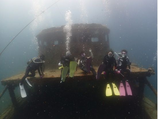 ファンダイビング 迫力ある地形と透き通った宮古ブルーの海を体感 初心者の方も大歓迎＜2ダイブ／水中写真プレゼント／半日／宮古島＞