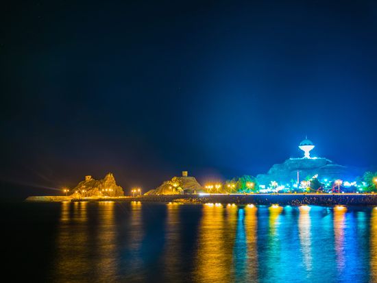 Oman-Muscat-Night view of Frankincense burner-AdobeStock_148829700