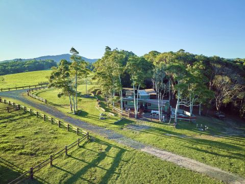 クーカウバーンウェル ファーム（KUR-Cow BARNWELL FARM）宿泊　広大な農場に泊まってアルパカなど動物たちとのふれあいも！＜2泊／ケアンズ＞