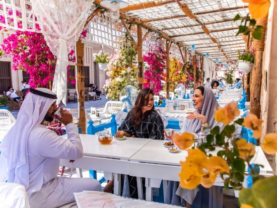 【プライベート】空港発 ドバイ観光　早朝スタート！アラビアンブレックファースト＋公認日本語ガイドとめぐる新旧市街＜半日＞ 