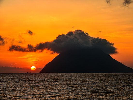 南原千畳敷海岸pixta_74411637_M