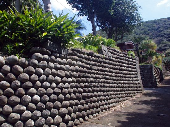 玉石垣pixta_29702570_M