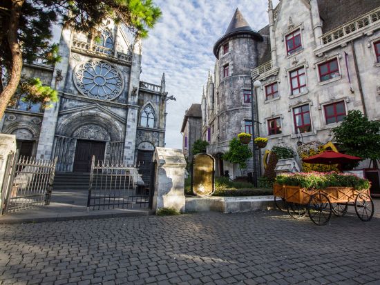 バーナーヒルズ観光ツアー ダナン市内観光と昼食付きプランあり＜日本語ガイド／半日または1日／混載または貸切／ダナン・ホイアン・フエ発＞