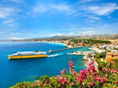 France_Nice_Cote d'Azur_shutterstock_110035079