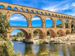France_Pont-du-Gard_shutterstock_116751571