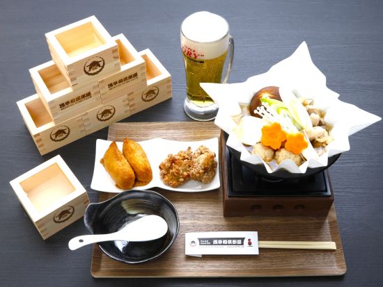 東京：特製ちゃんこ鍋と写真付き相撲ショー体験 日本文化のユニークな側面を楽しむコース＜1名様から催行可能／台東区＞